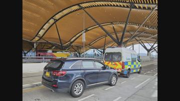警方「放蛇」打擊白牌車拘19人 其中一人涉毒駕