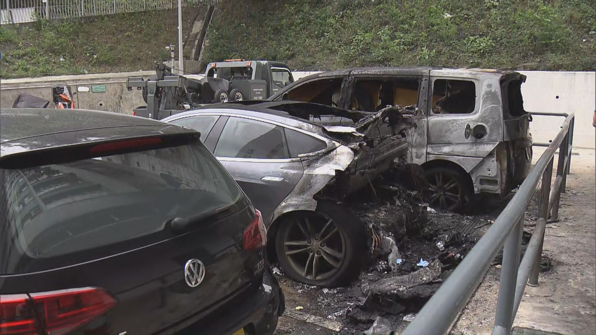 彩雲邨三私家車焚毀列縱火案　起火原因有可疑