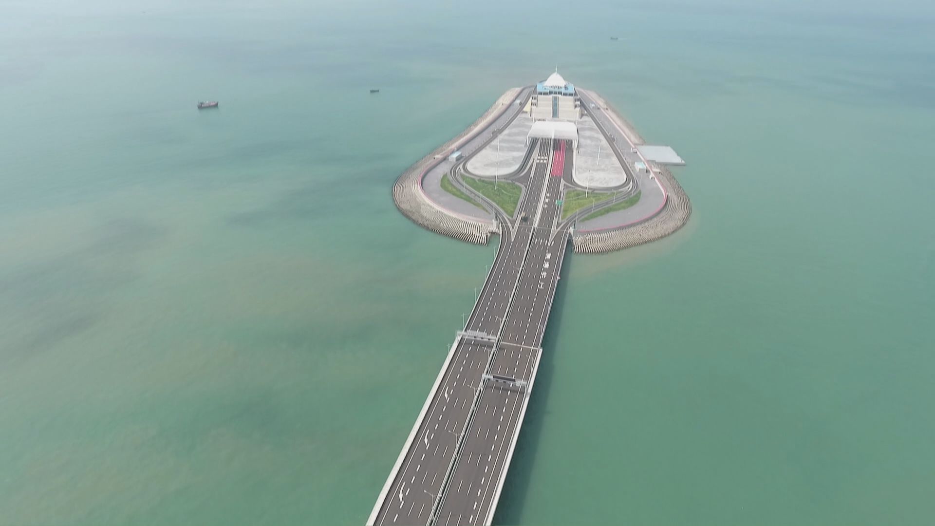 政府發言人：積極研究開放多一個口岸　讓港車穿梭粵東粵西