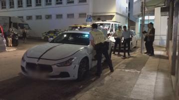 油麻地有私家車司機疑避截查開車逃走 期間撞警車及另一私家車