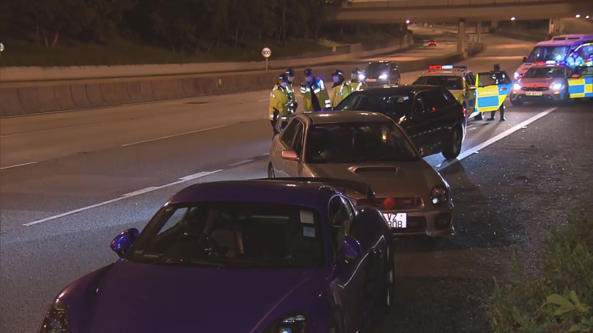 警方西九龍公路截兩車涉非法賽車
