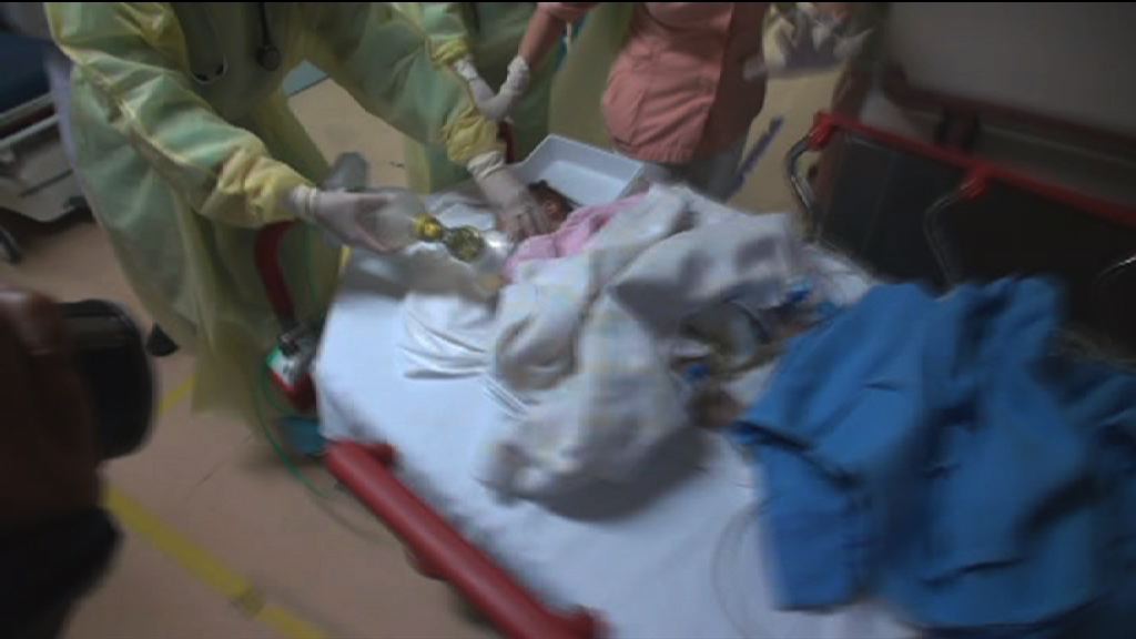 兩個月大男嬰在何文田寓所昏迷　情況危殆