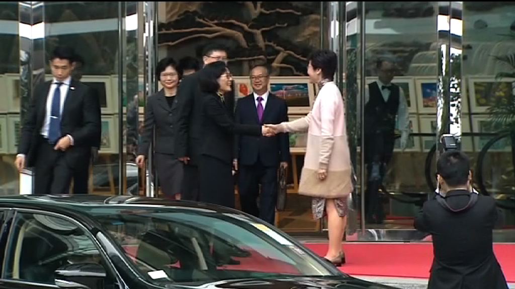林鄭月娥拜訪外交部駐港特派員公署