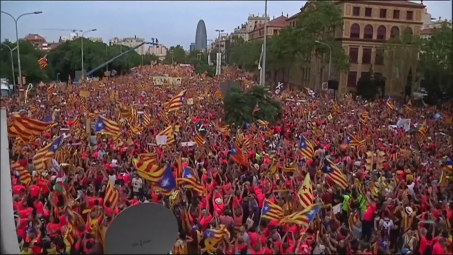 西班牙加泰羅尼亞近百萬民眾上街爭取獨立