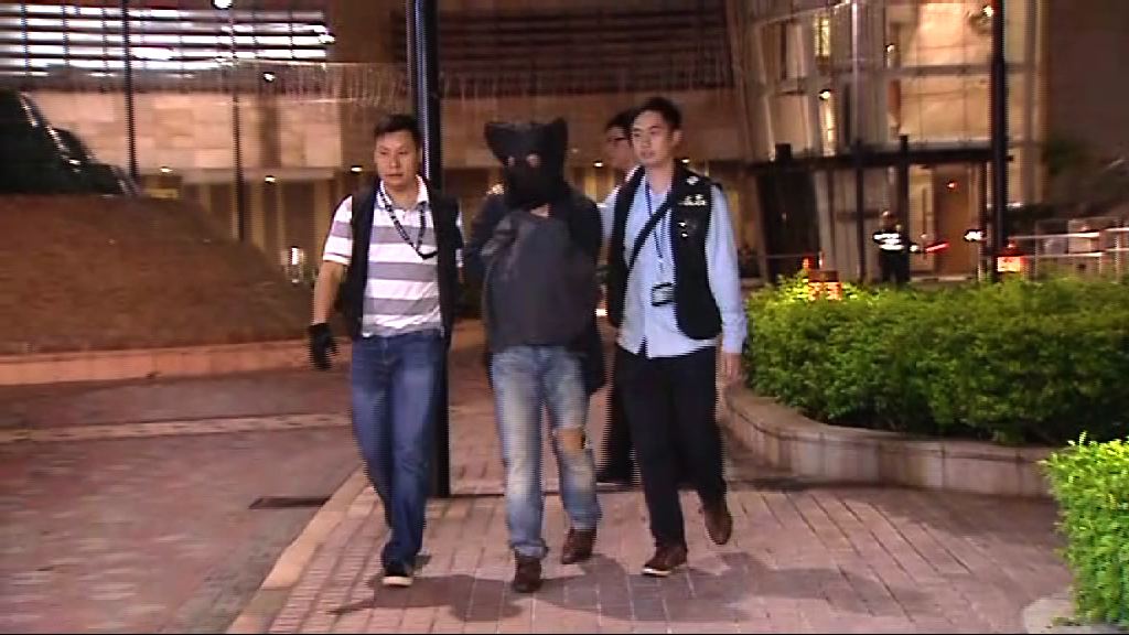 警方拘五男女涉串謀詐騙