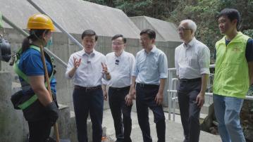 【勞動節】李家超到柴灣連翠邨探訪清潔工 