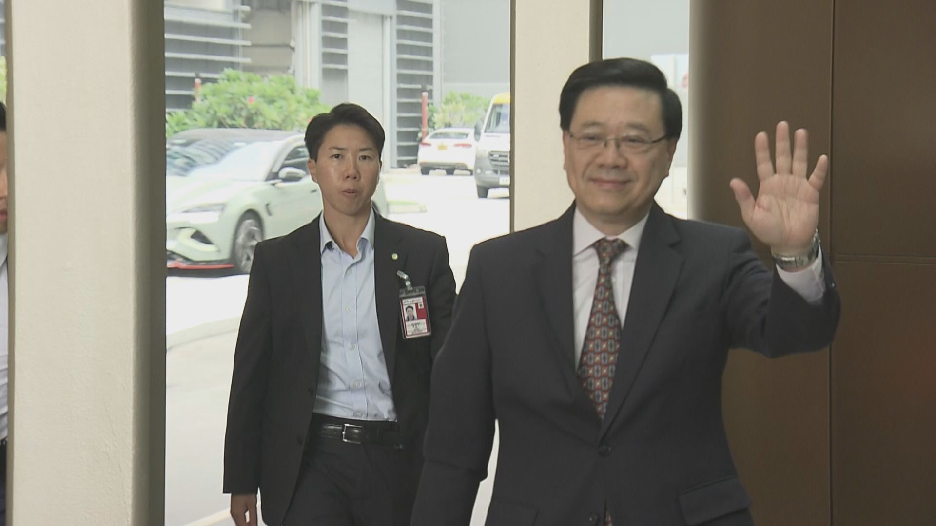 李家超出發到南韓慶州出席APEC會議