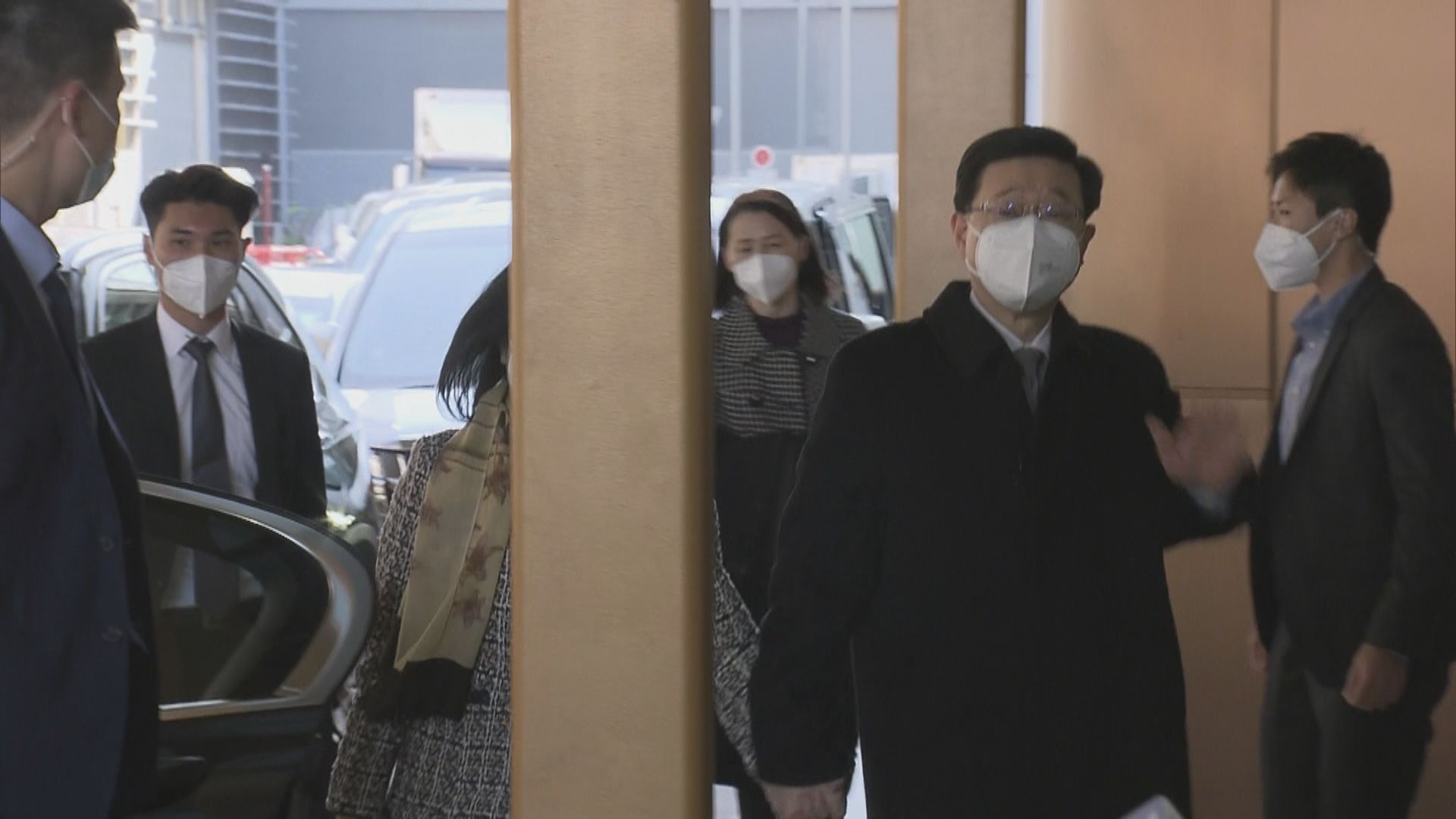 行政長官李家超啟程到北京述職