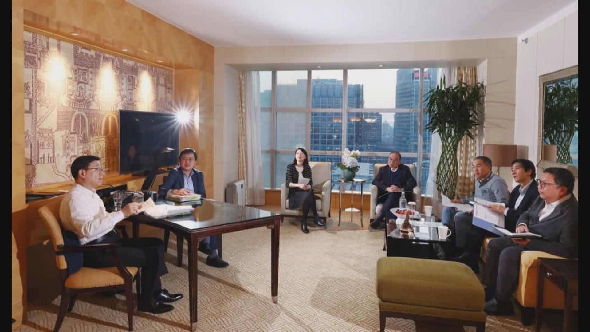 李家超繼續訪京行程   早上與財政部官員會面