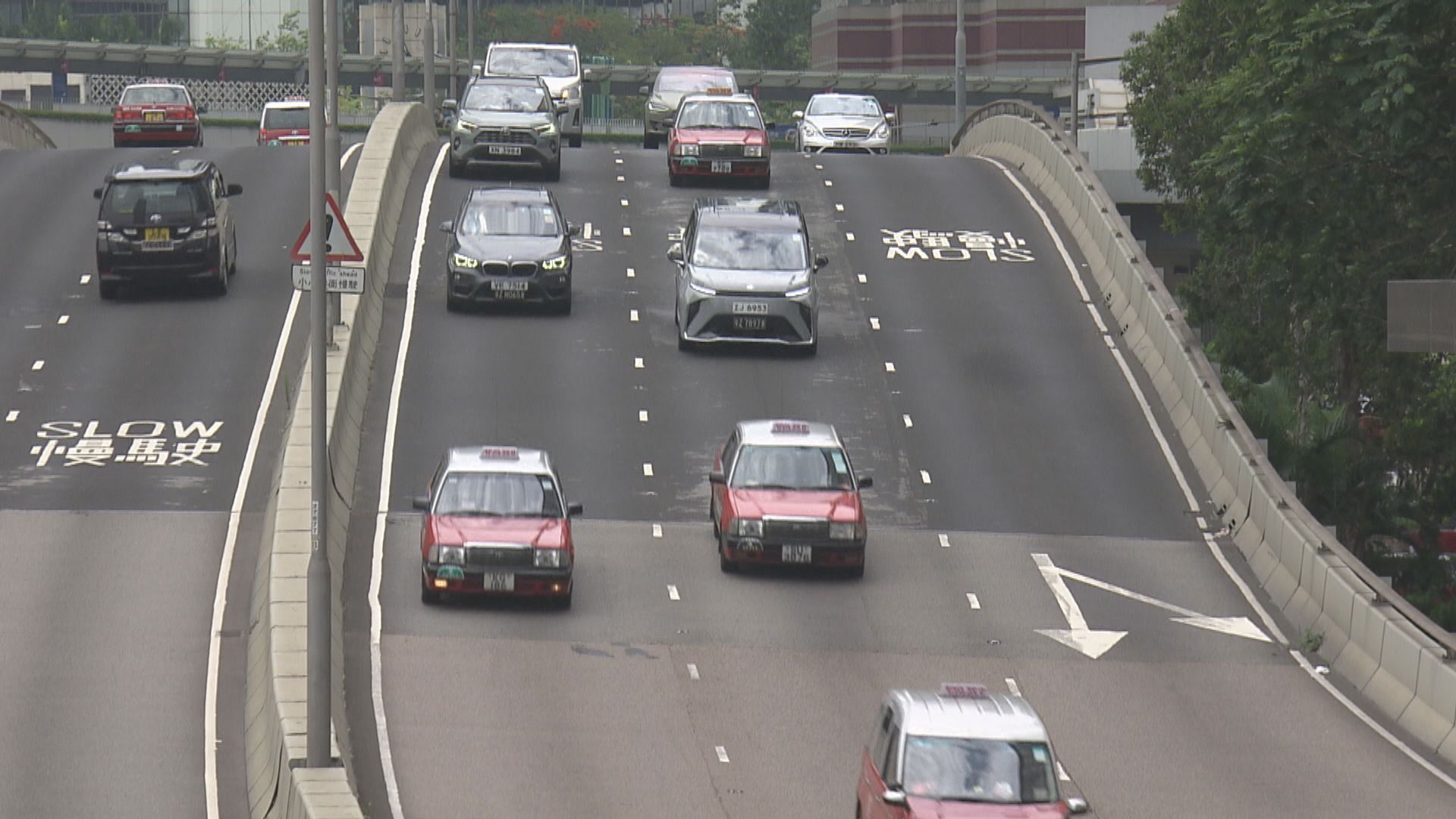 李家超：網約車附屬法例今年上半年提交立法會