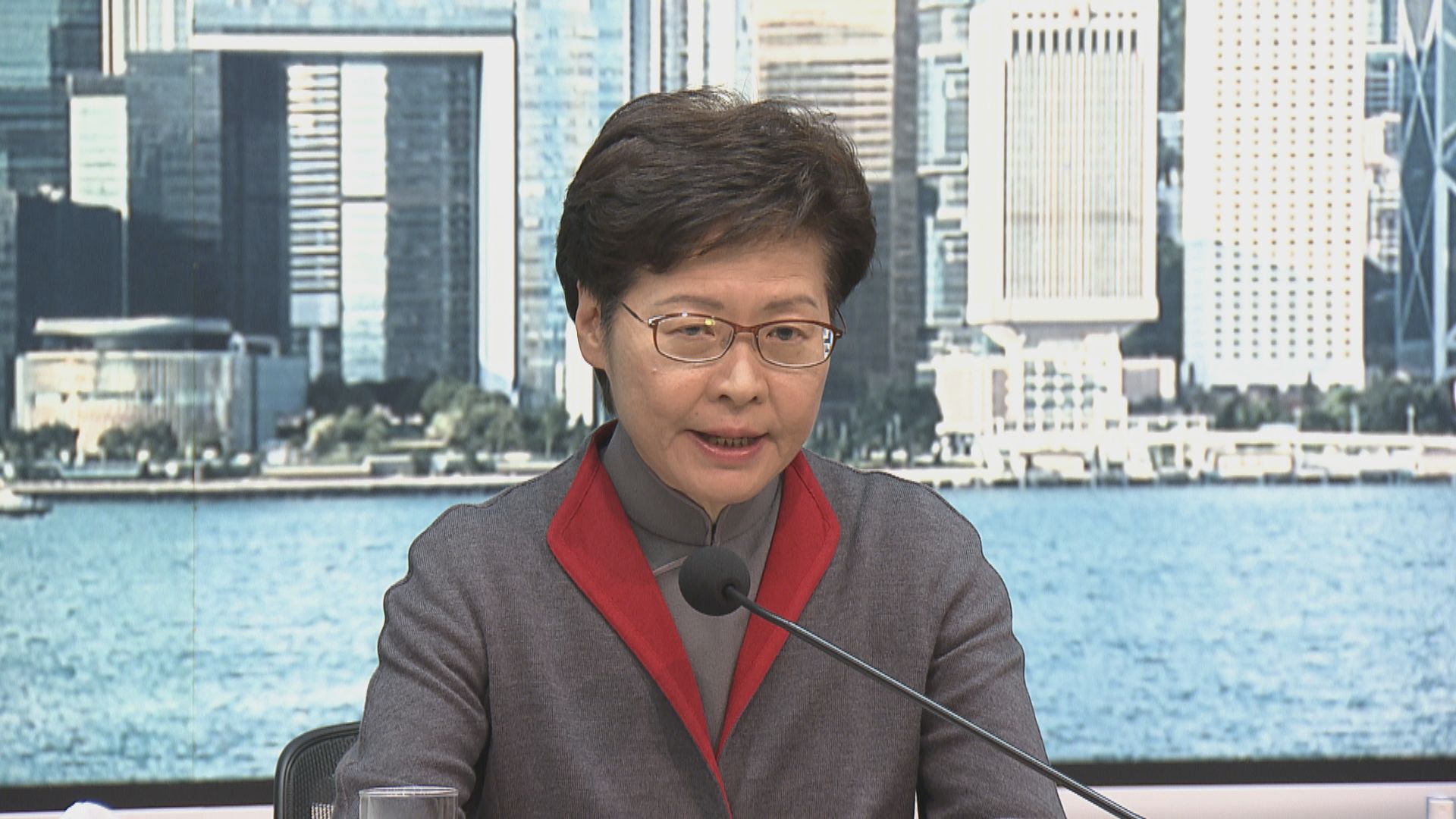 林鄭月娥：國泰高層須為確診機組人員違規播毒負責