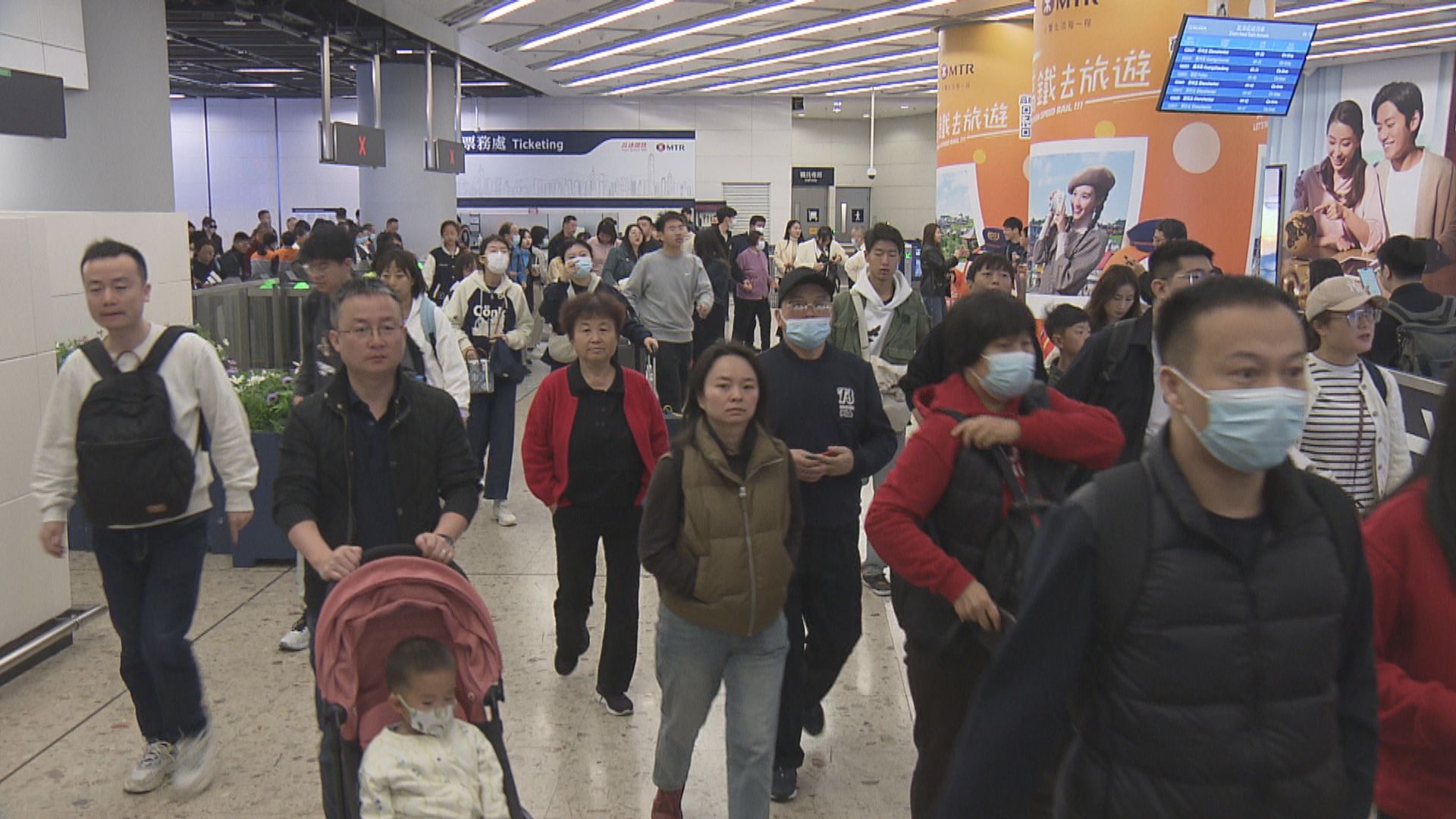 農曆新年內地訪港旅客料有140萬人次　李家超率官員年廿六起落區探街坊