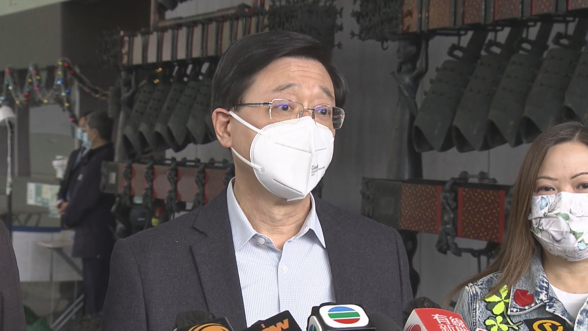 李家超：與內地通關貨運達共識　跨境司機將可直接提貨