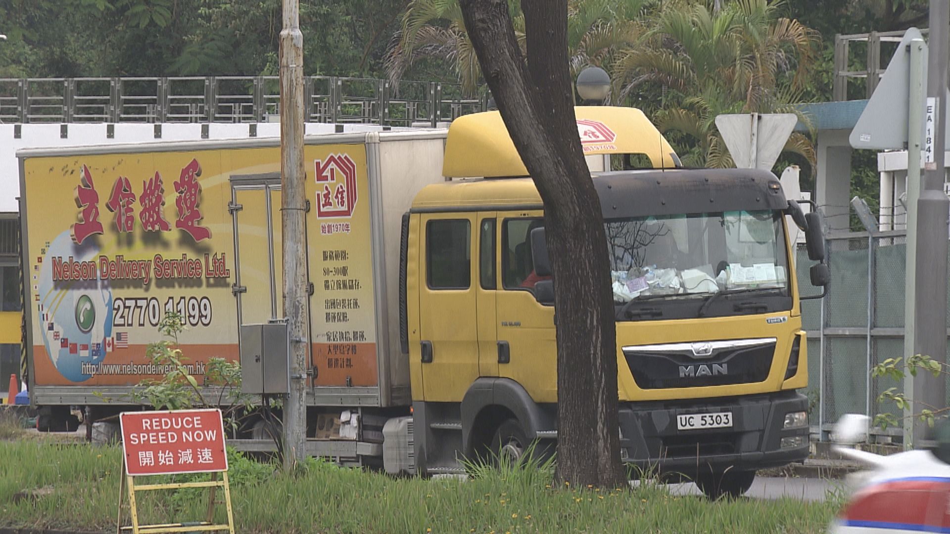 李家超︰與內地通關貨運達共識　跨境司機將可直接提貨