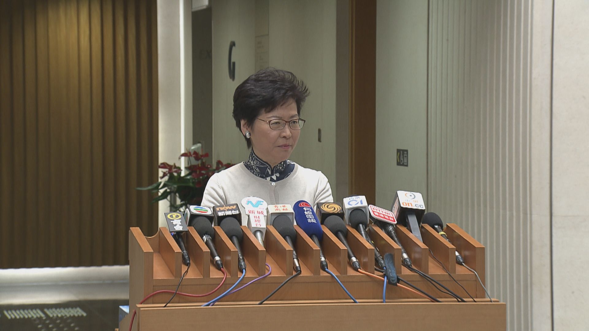 林鄭：會確保明日大嶼財政上可負擔才上馬