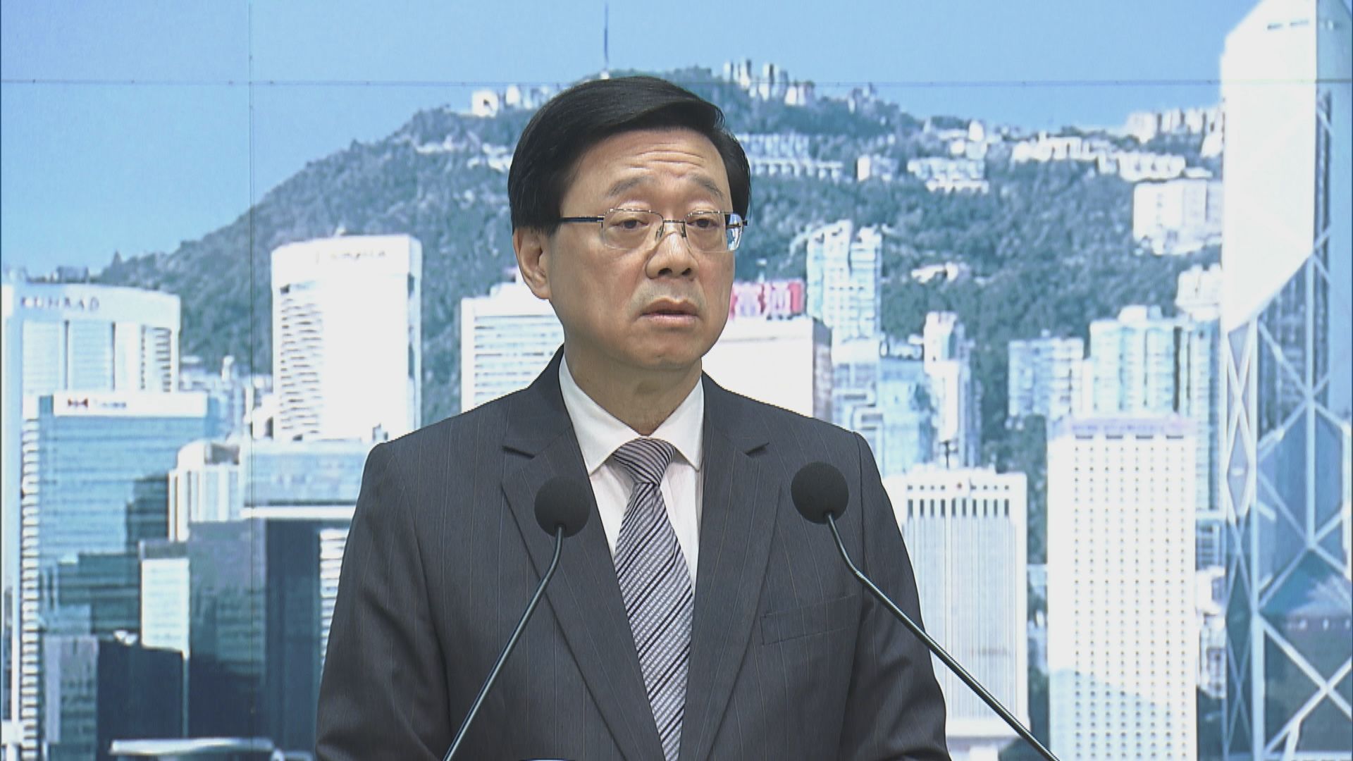 李家超：兩元乘車優惠數字不尋常 將檢視有否人濫用