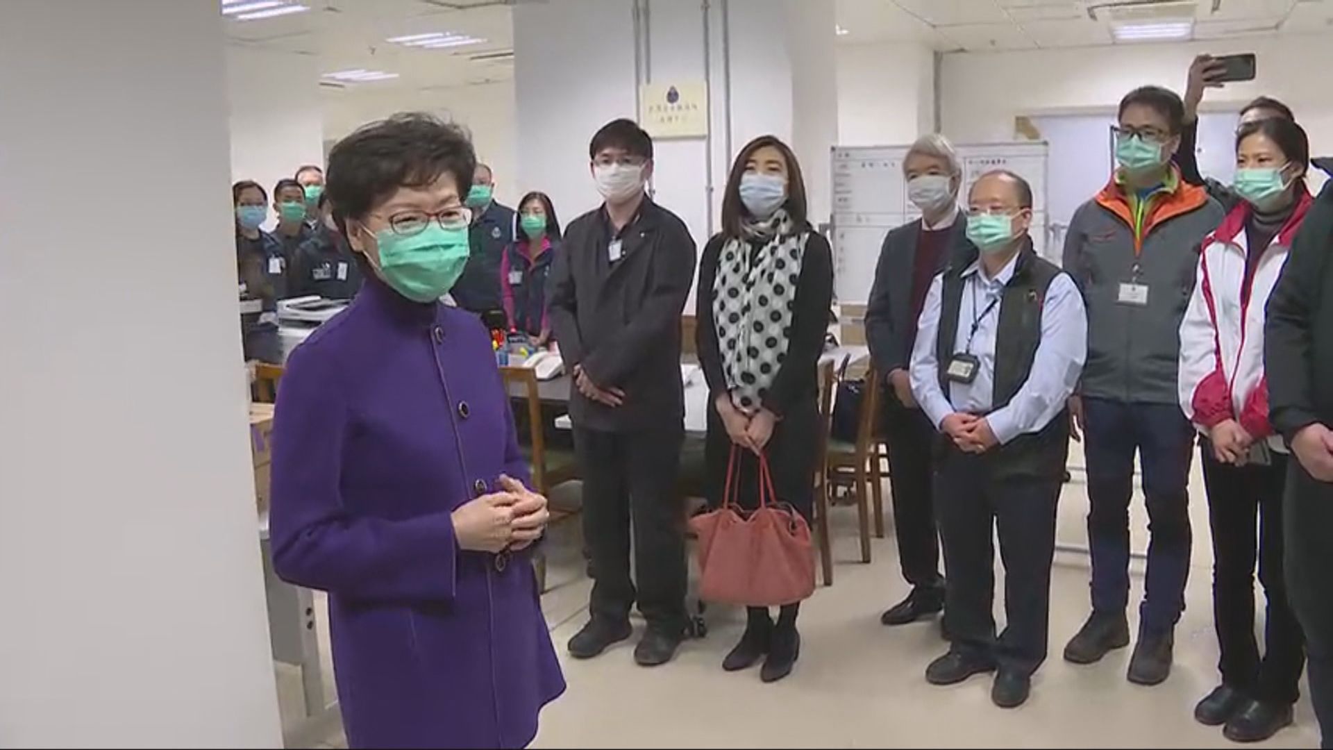 林鄭月娥到訪衞生防護中心及駿洋邨
