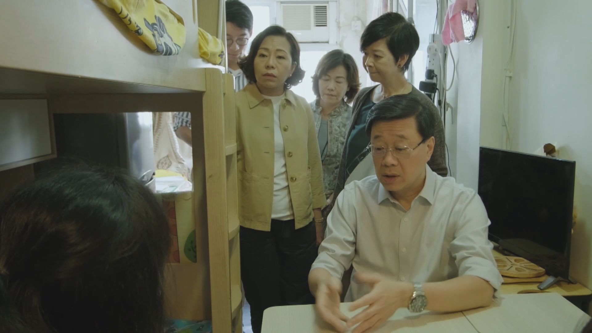 李家超冀簡約公屋等措施可助劏房戶上樓