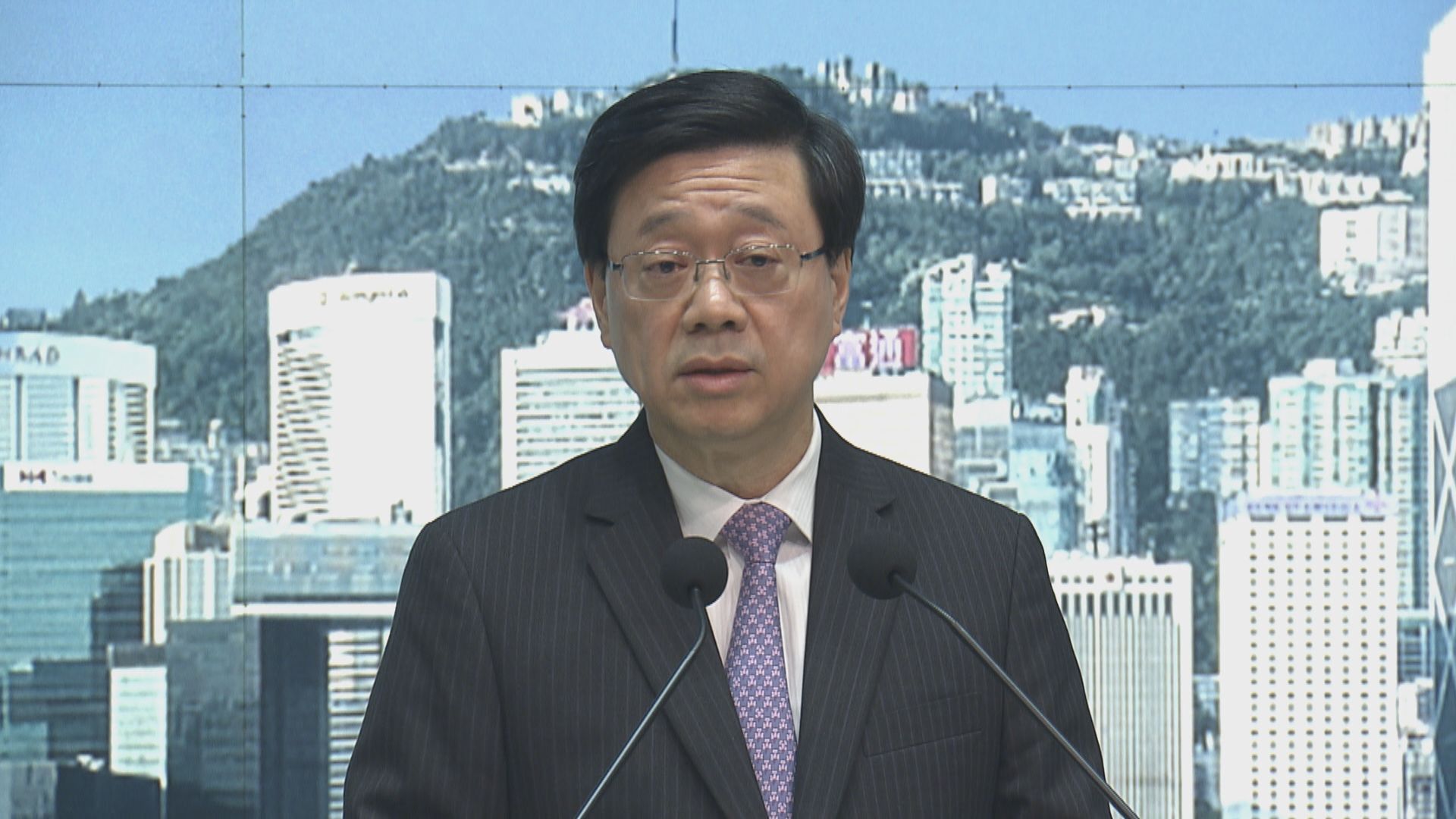 李家超：輸入外勞會保障本地勞工　外勞工資不得低於行業入息中位數