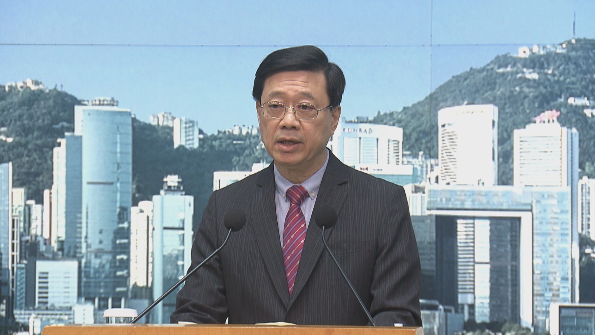 李家超稱很快公布建造和運輸業有限度輸入外勞方案