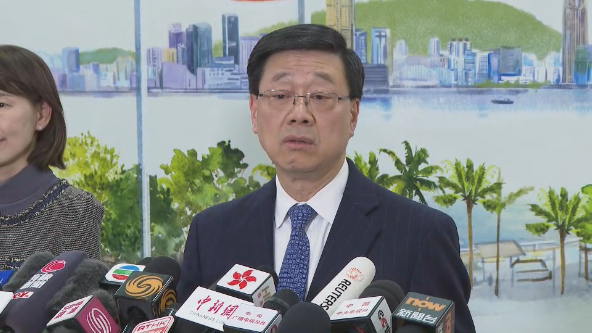 黎智英國安案｜李家超指外國政客幫黎智英穿民主假外衣