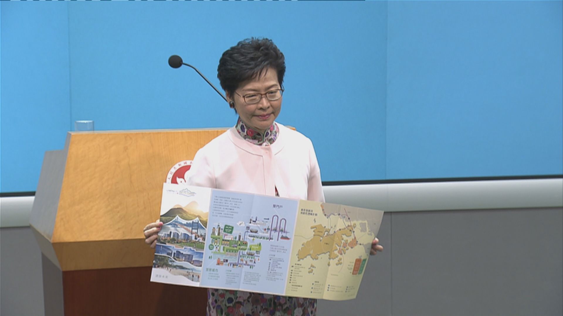 林鄭指不做明日大嶼愧對下一代