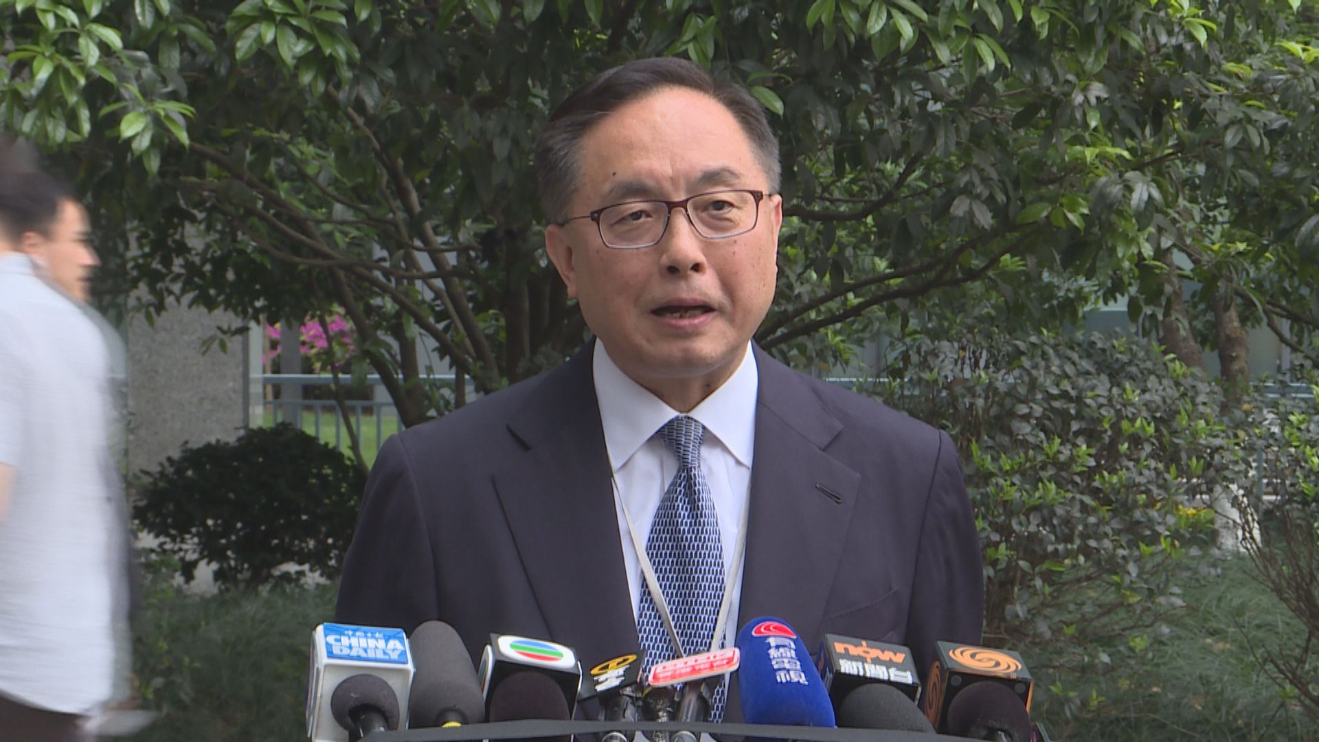 65歲生日離職　楊偉雄稱樂意離任、無怨無悔