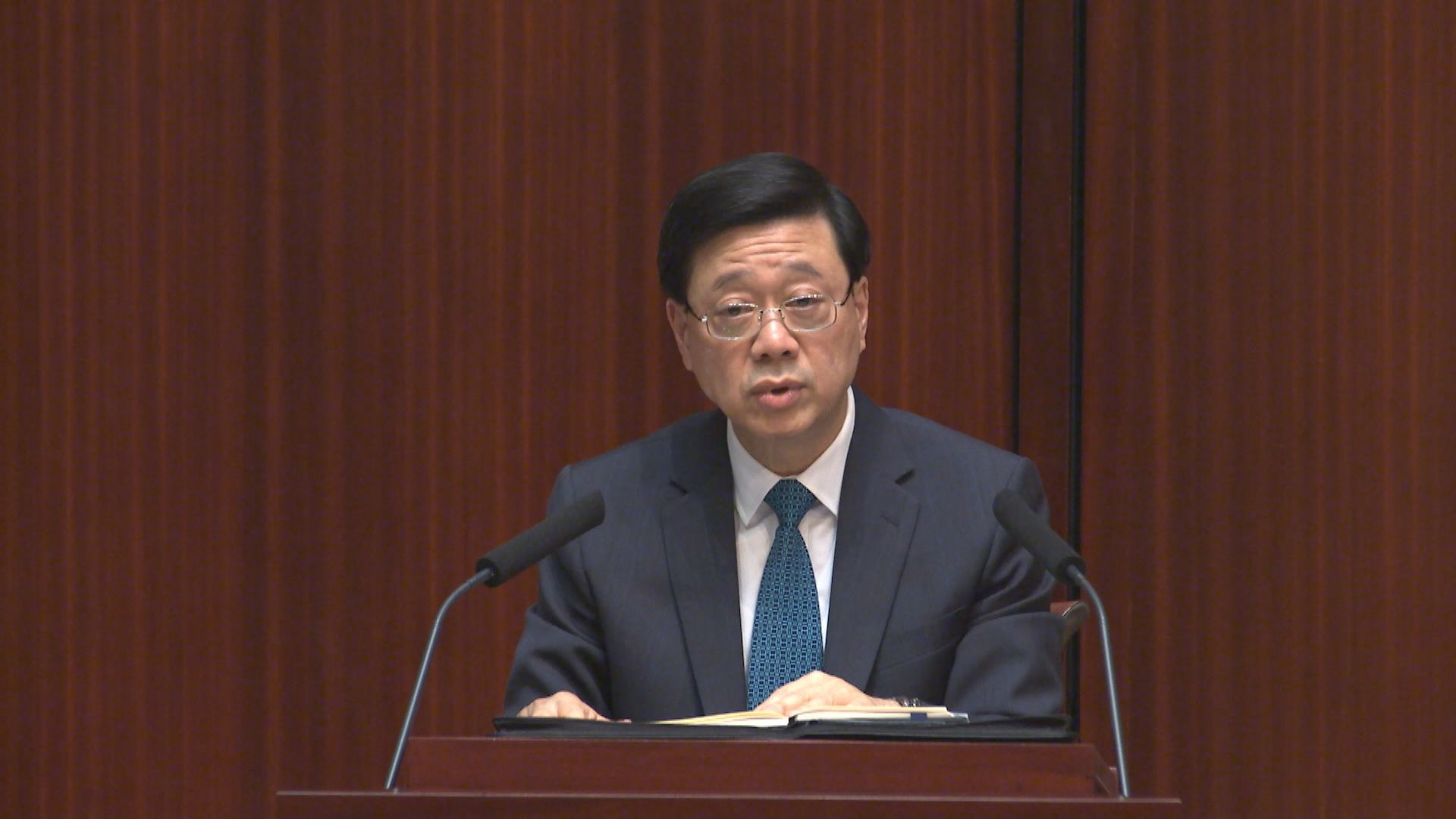 李家超：輸入外勞非長期措施 福利及培訓一定傾斜本地勞工