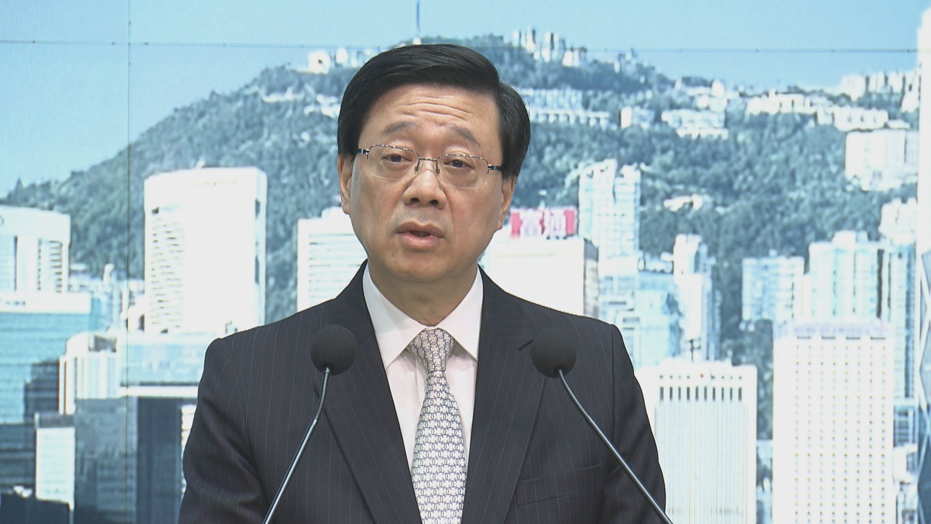 李家超指公共圖書館需確保館藏符合香港利益