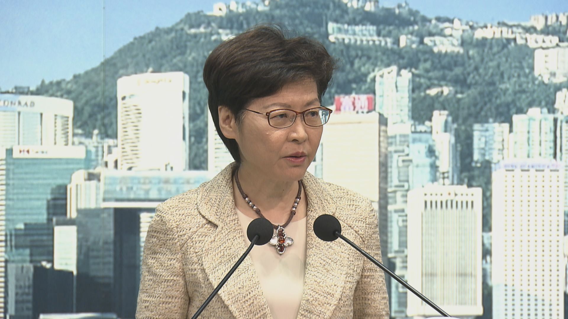 研究強制外傭接種疫苗　林鄭：會要求勞福局重新檢視