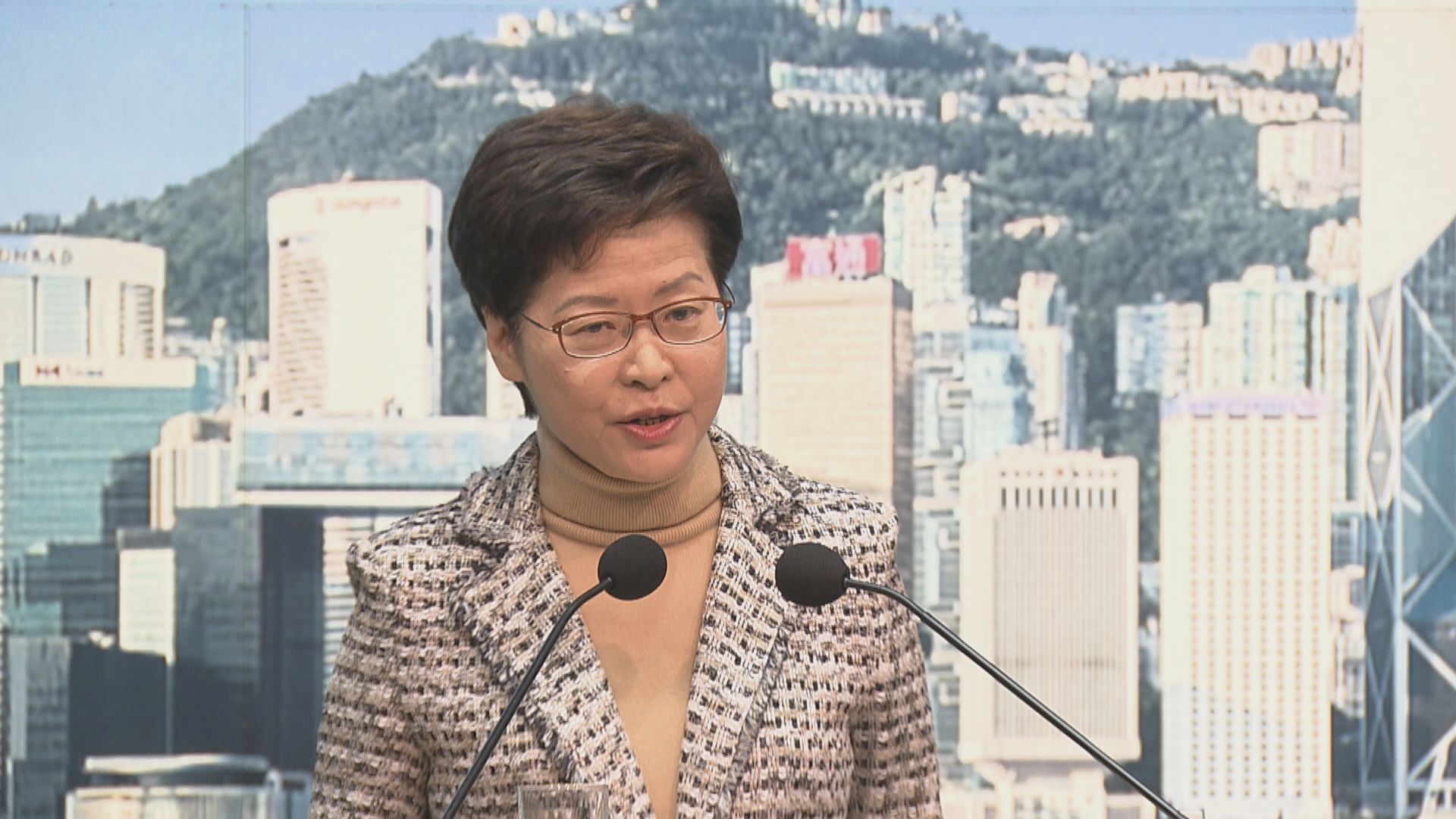 林鄭月娥：見傳媒時不戴口罩因市民須了解特首的情緒及感受