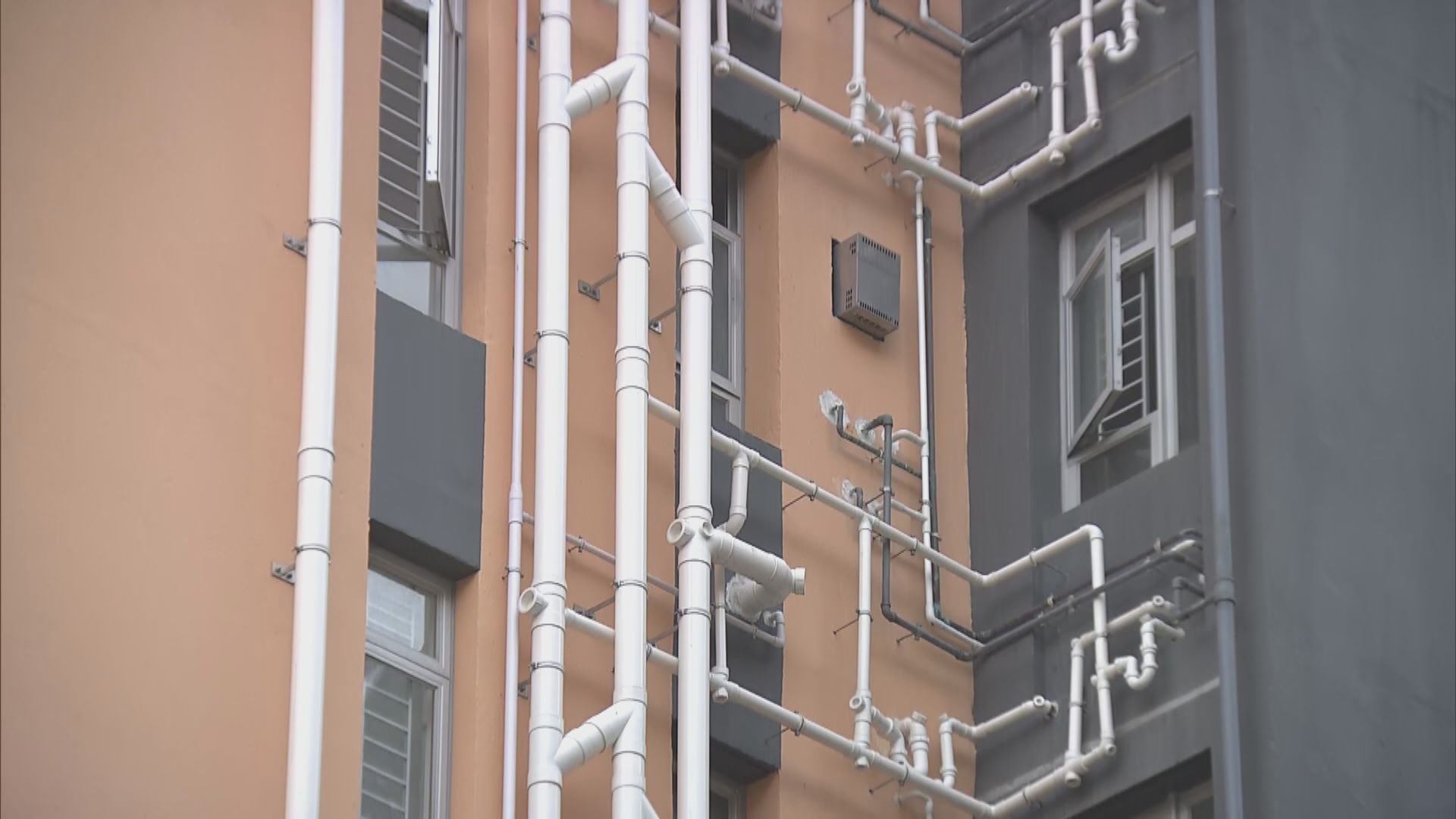 李家超：公營房屋組裝合成符合安全　已成立調查隊查找原因