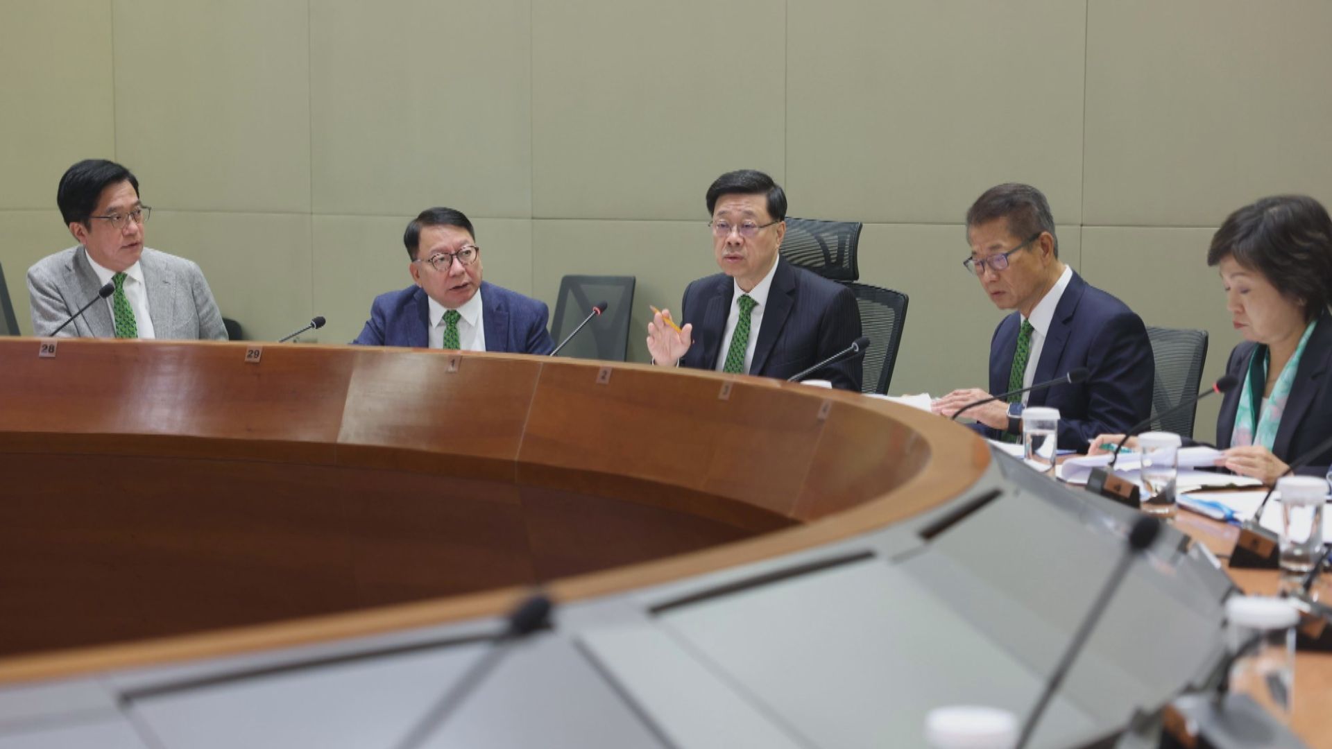 李家超主持「北部都會區發展委員會」首個工作會議