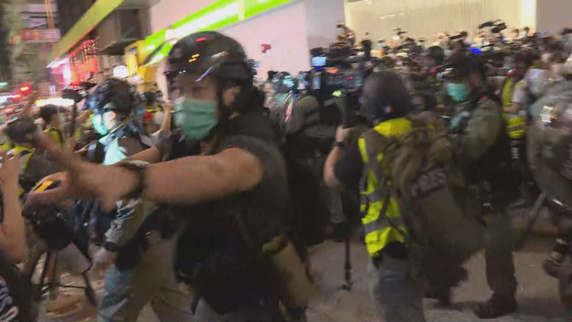 警方被指粗暴干預採訪　鄧炳強下周會與傳媒組織會面