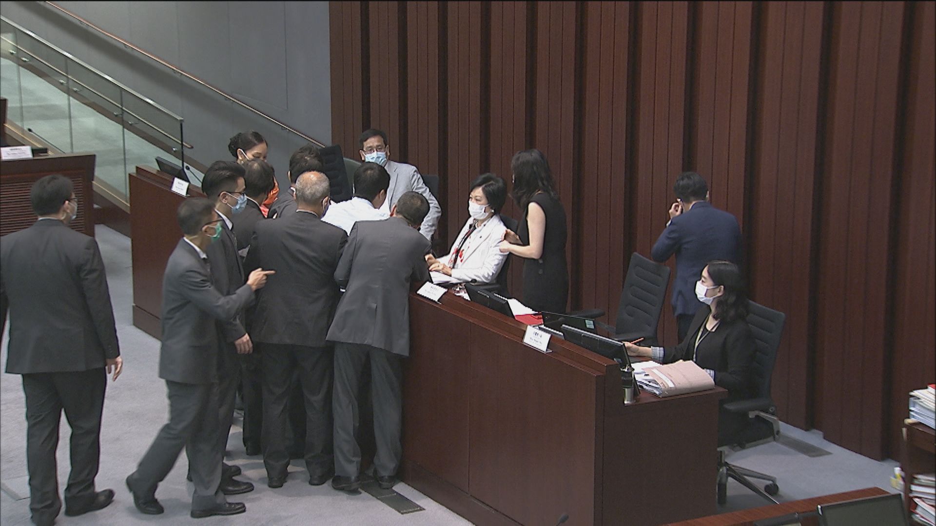 林鄭月娥：教育事務委員會的混亂令人慘不忍睹