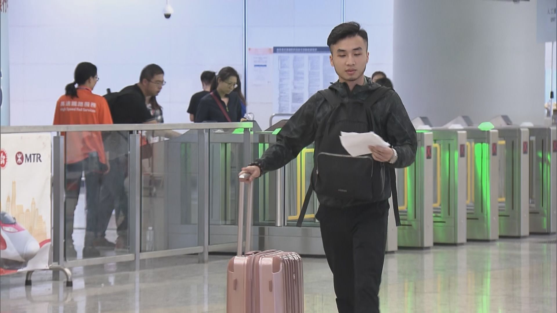 國慶日24萬內地客訪港　較去年多兩成