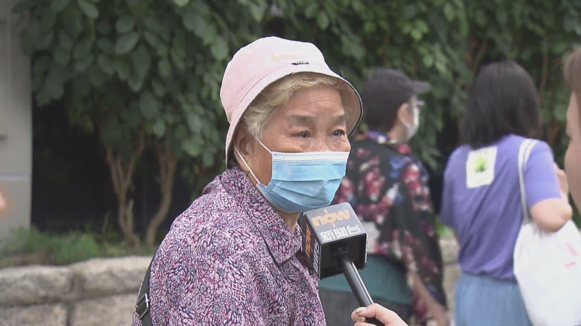 政府設專櫃助市民申暴雨援助金 粉嶺有長者︰賠我一個雪櫃