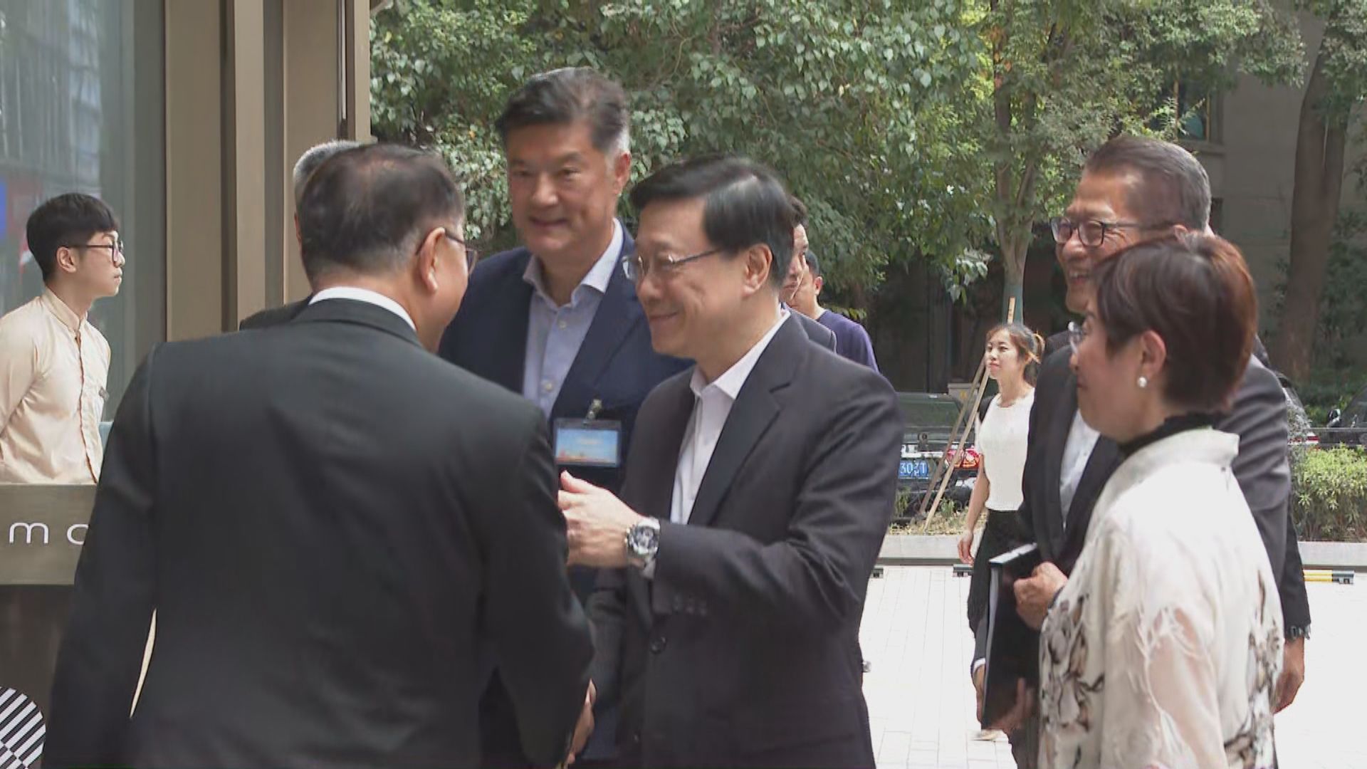 李家超抵達上海明出席進博會