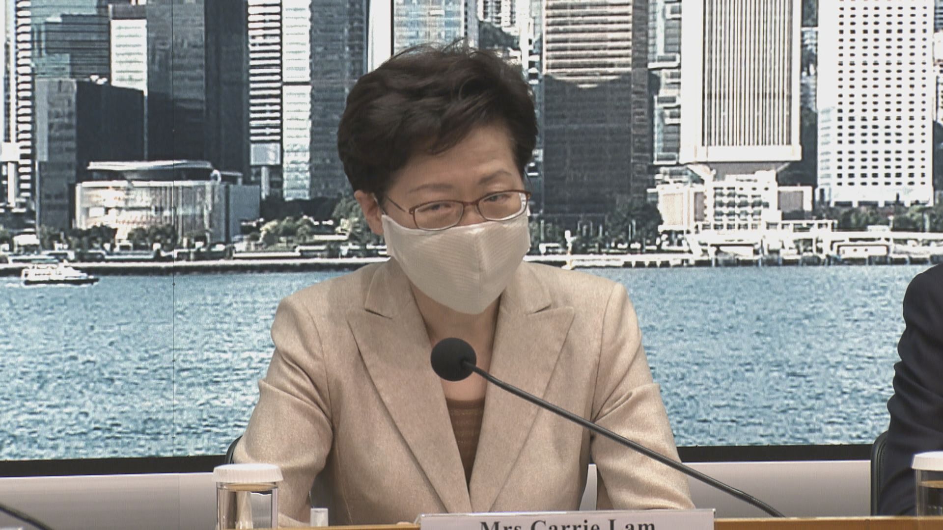 公務員明起恢復在家工作　所有室內公共地方強制戴口罩