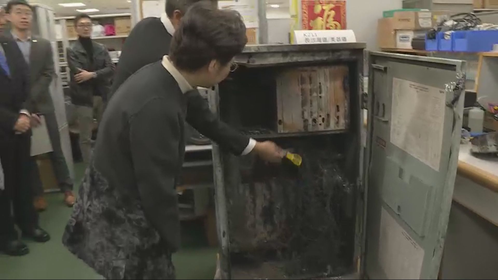 林鄭月娥了解交通燈修復進度