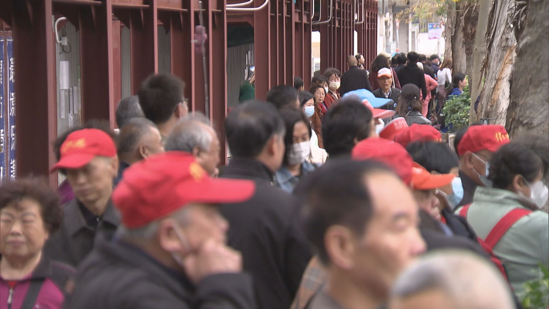 內地低價團影響地區民生　李家超：會盡快制定管理措施