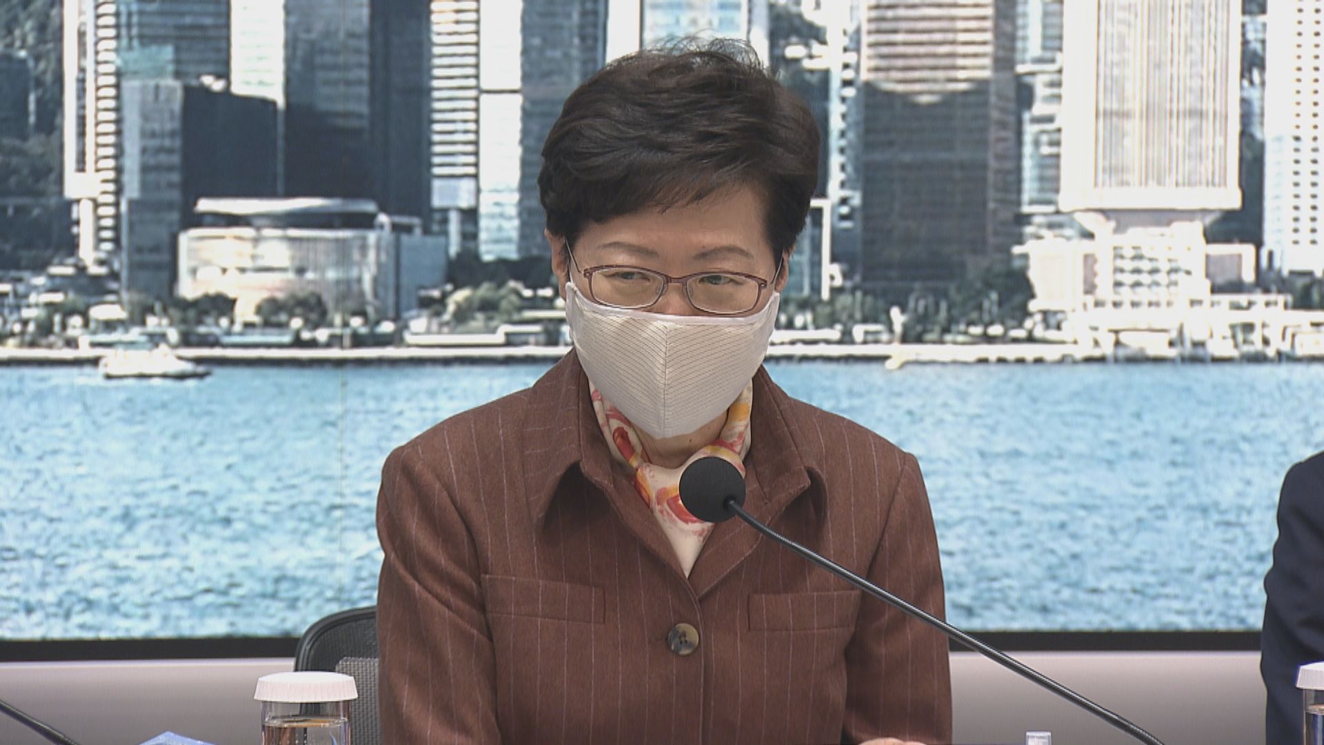 林鄭：接種與否屬自願　但不能選擇哪款疫苗