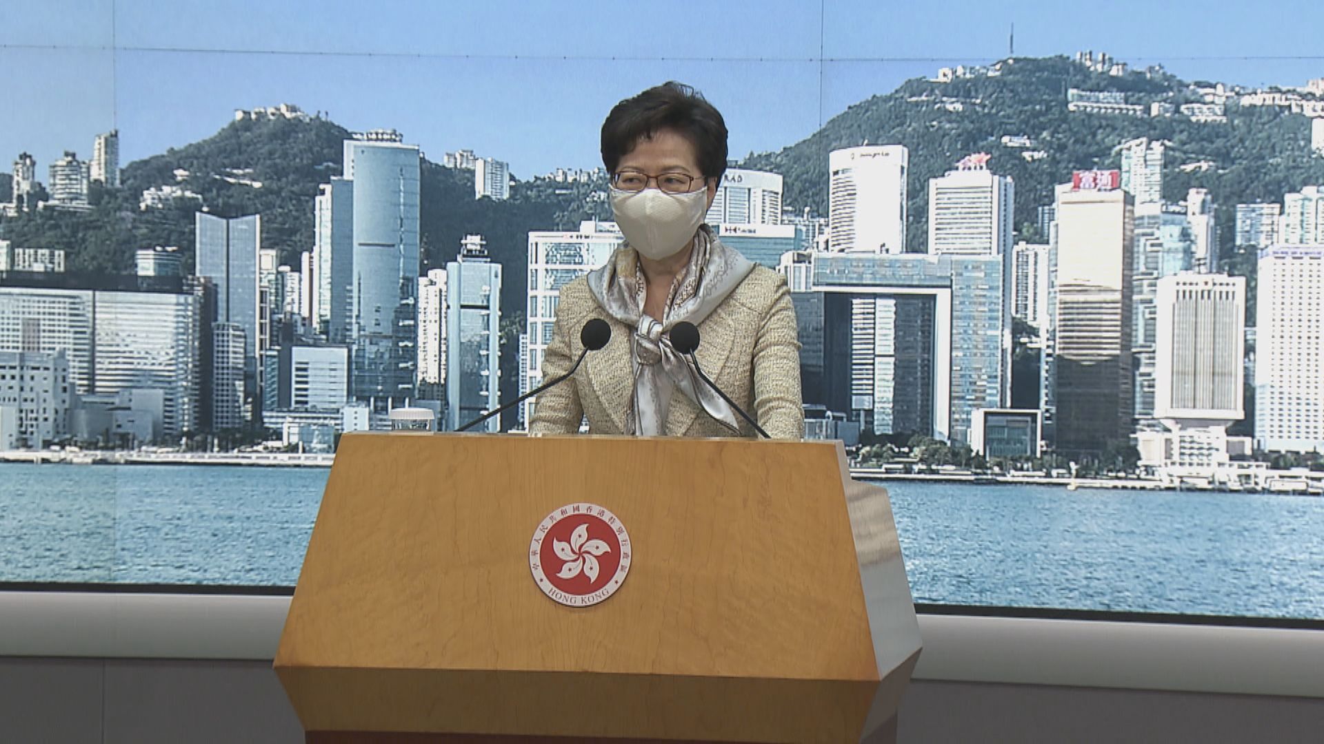 林鄭：考慮繼續放寬防疫措施　重點檢視表演場地等處所