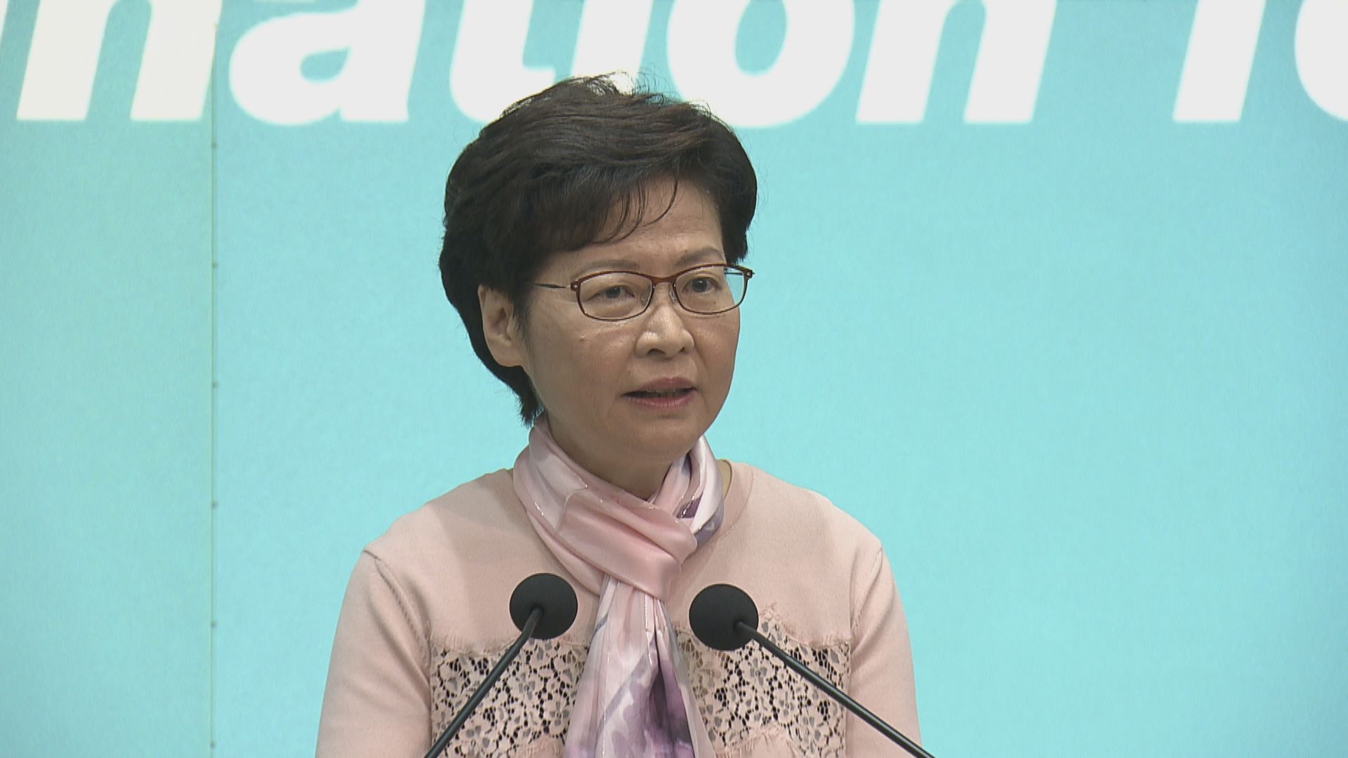 林鄭月娥：周三屆滿的社交距離措施非適當時候放寬