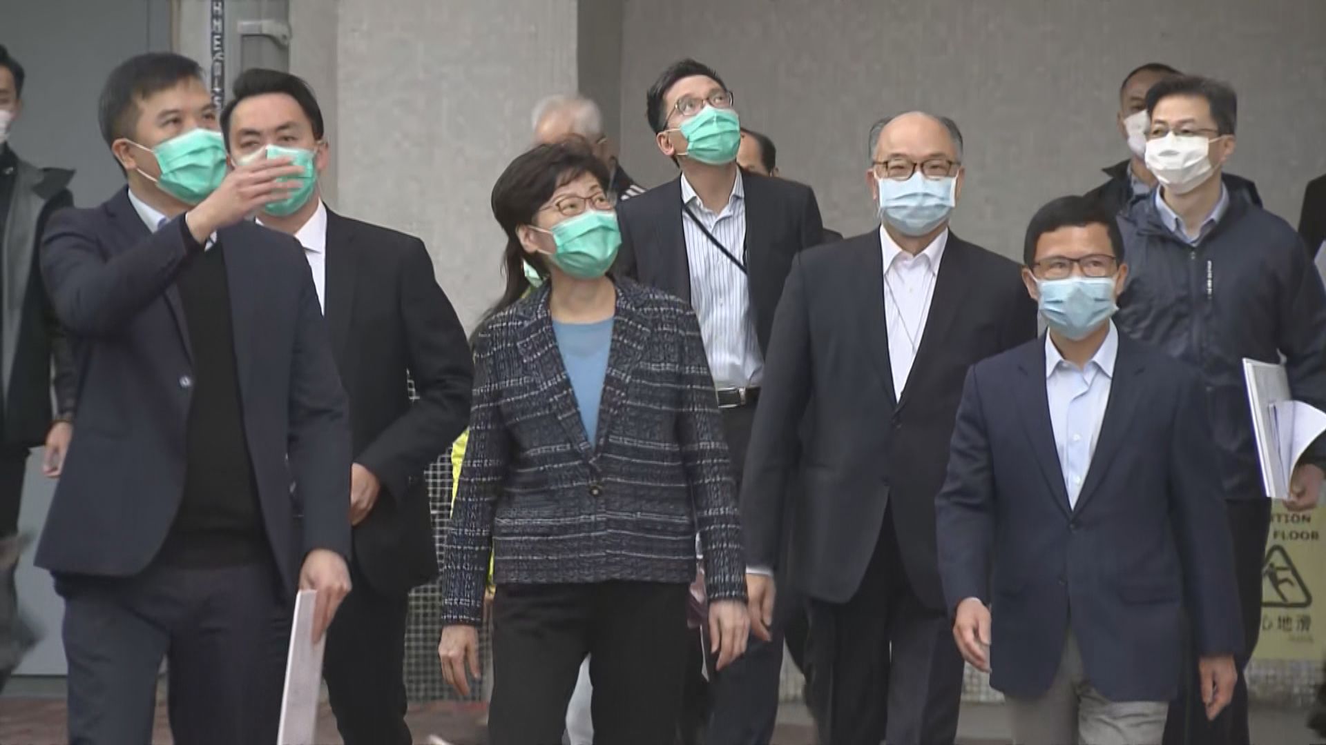 林鄭月娥及陳帆視察青衣長康邨