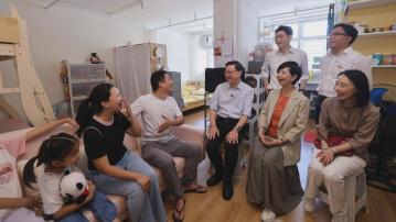 李家超落區視察牛頭角下邨及彩興路簡約公屋