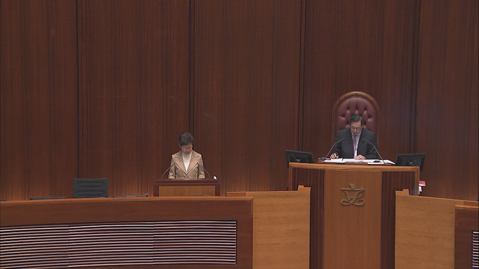 被要求減薪　林鄭：會考慮令社會團結措施