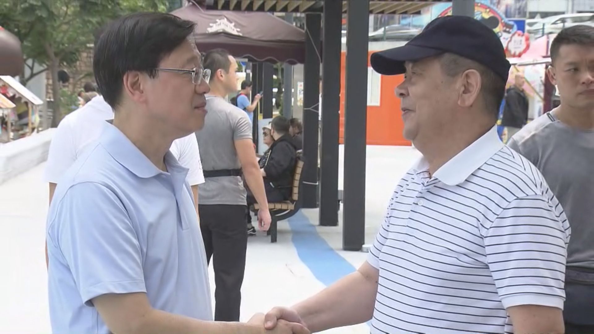 行政長官李家超到灣仔海旁視察