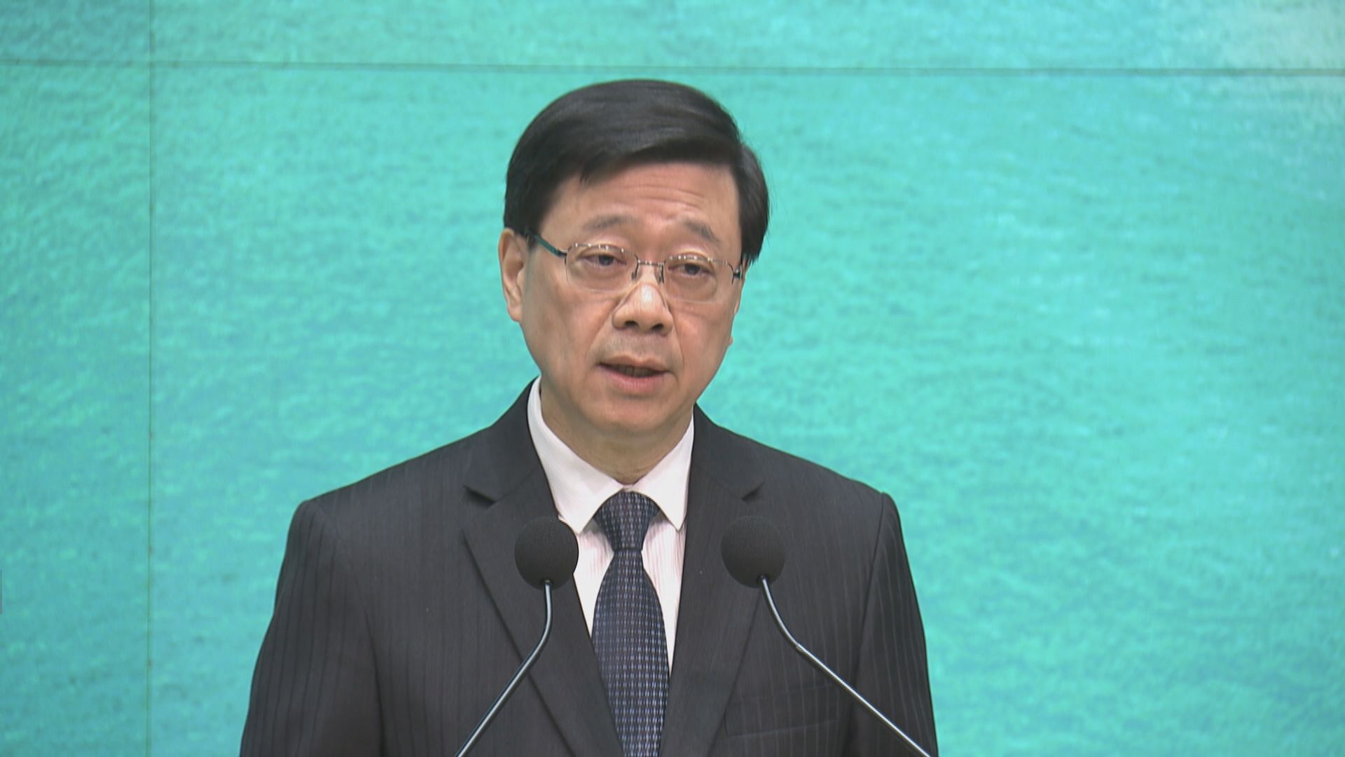 西九龍站等口岸假期人流擠塞 李家超：會研究如何改善