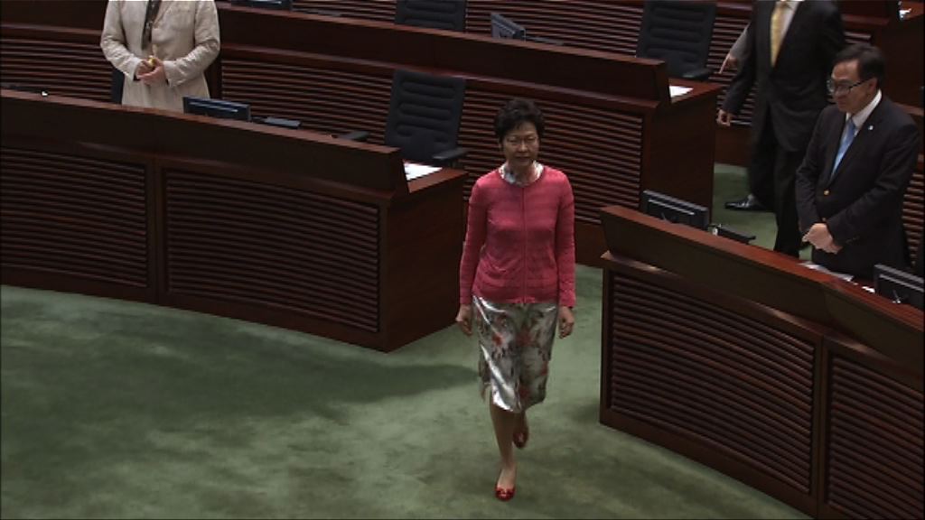 林鄭：不排除考慮限制非本地人買樓　會適時交代